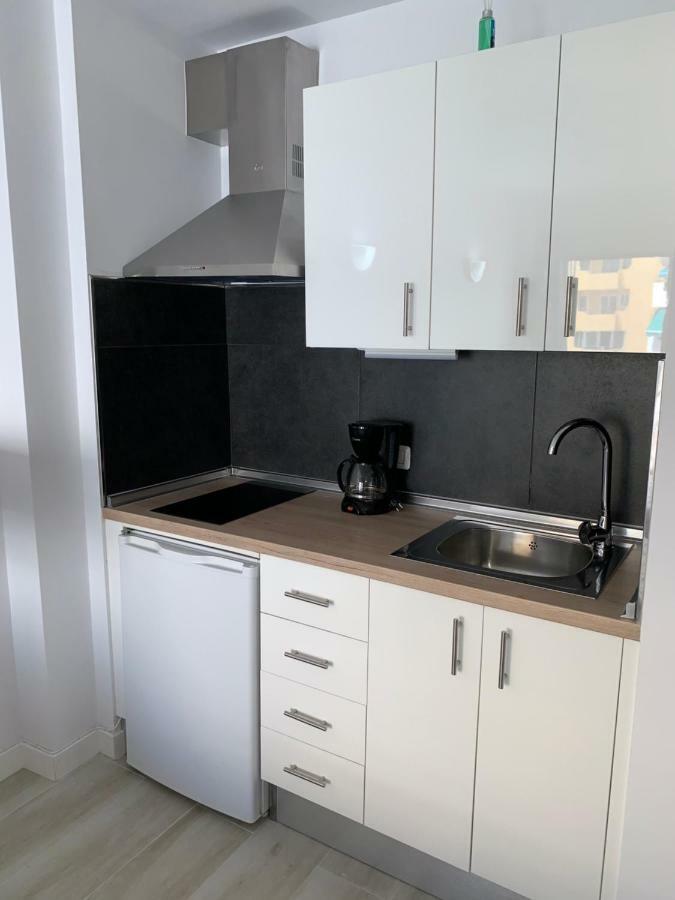 Cozy Studio In Los Cristianos Beach Free Wifi Arona  Buitenkant foto